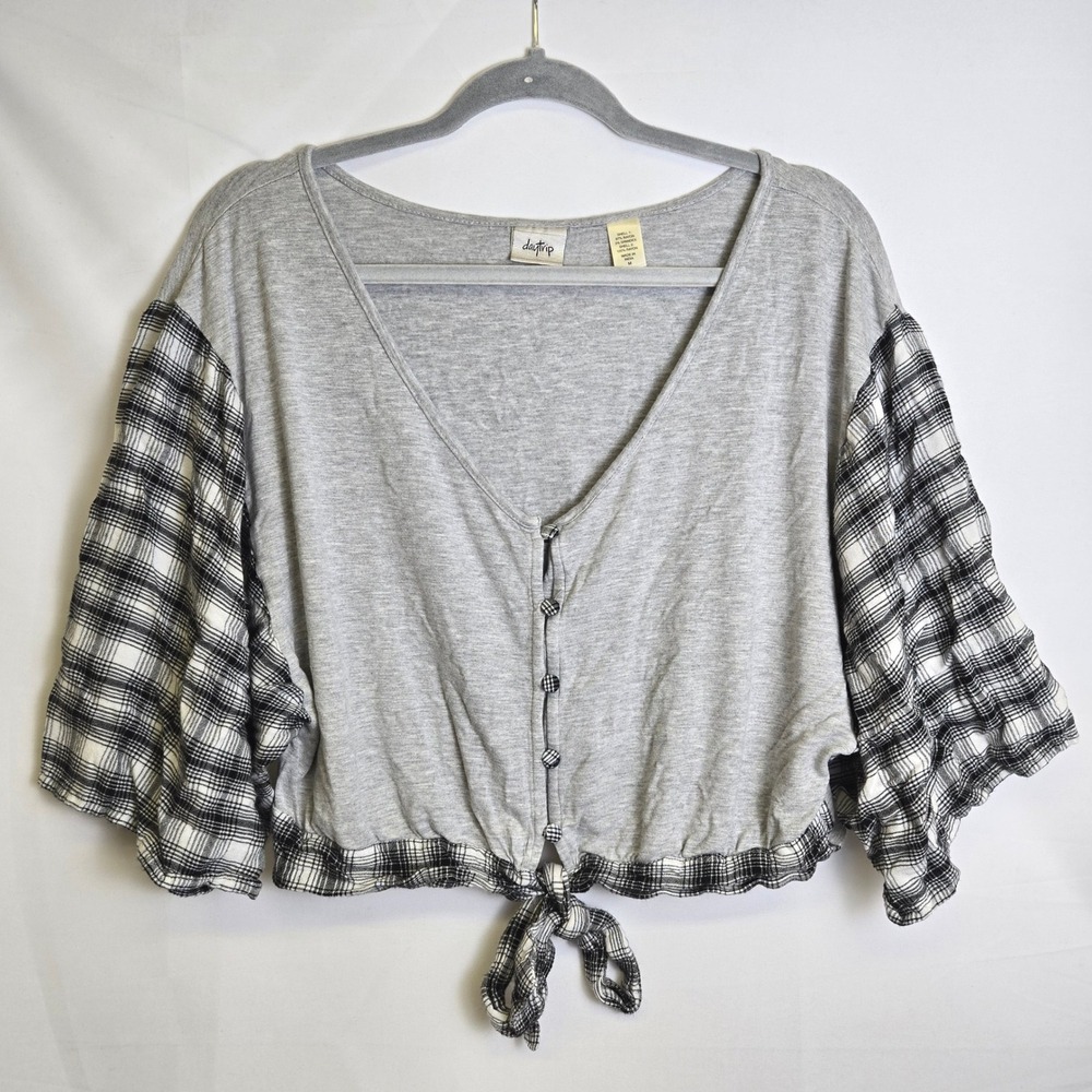 Daytrip Short Sleeve Crop Top Button Up Tie Front Gray Plaid Grunge y2k Medium